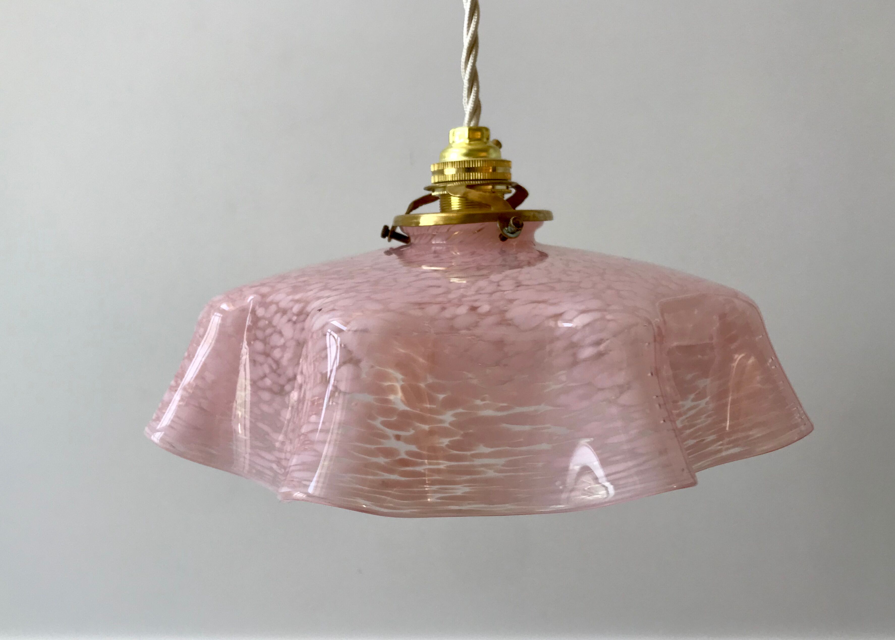 Walking suspension in Clichy glass speckled pink bobon years 20-30