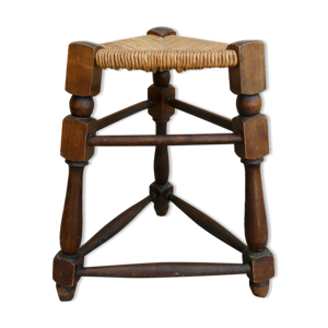 Tabouret tripode et assise paillée,