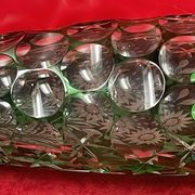Carved crystal vase of green color - Work of Bruno LEHRER H : 25 cm