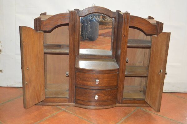 Étagère à pharmacie en chêne