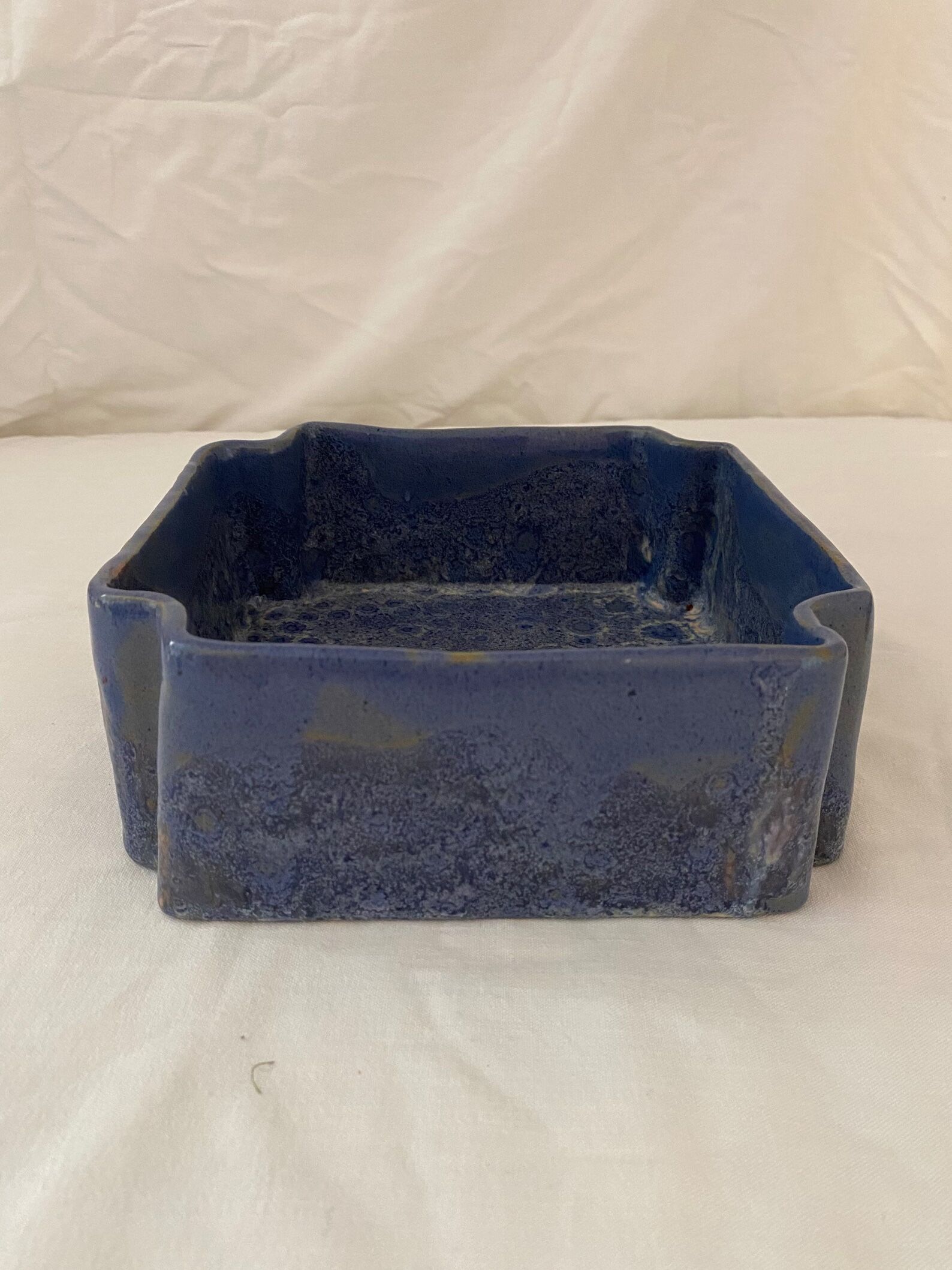 Square flat in blue glazed stoneware