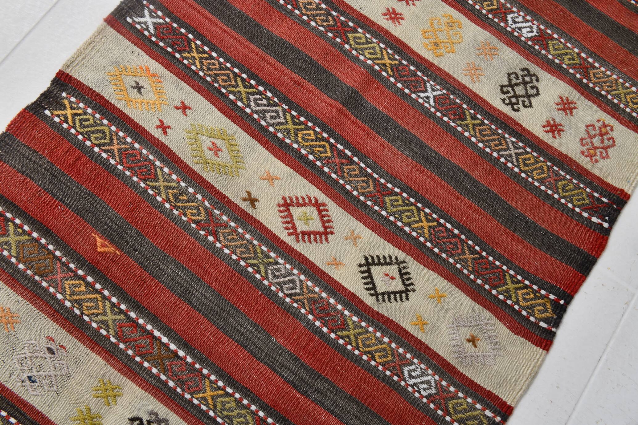 2x10 Kilim Red & Beige Hallway Kilim Runner, 69x316 Cm