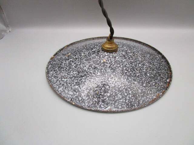 Vintage enamelled metal suspension