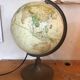 Globe terrestre lumineux vintage