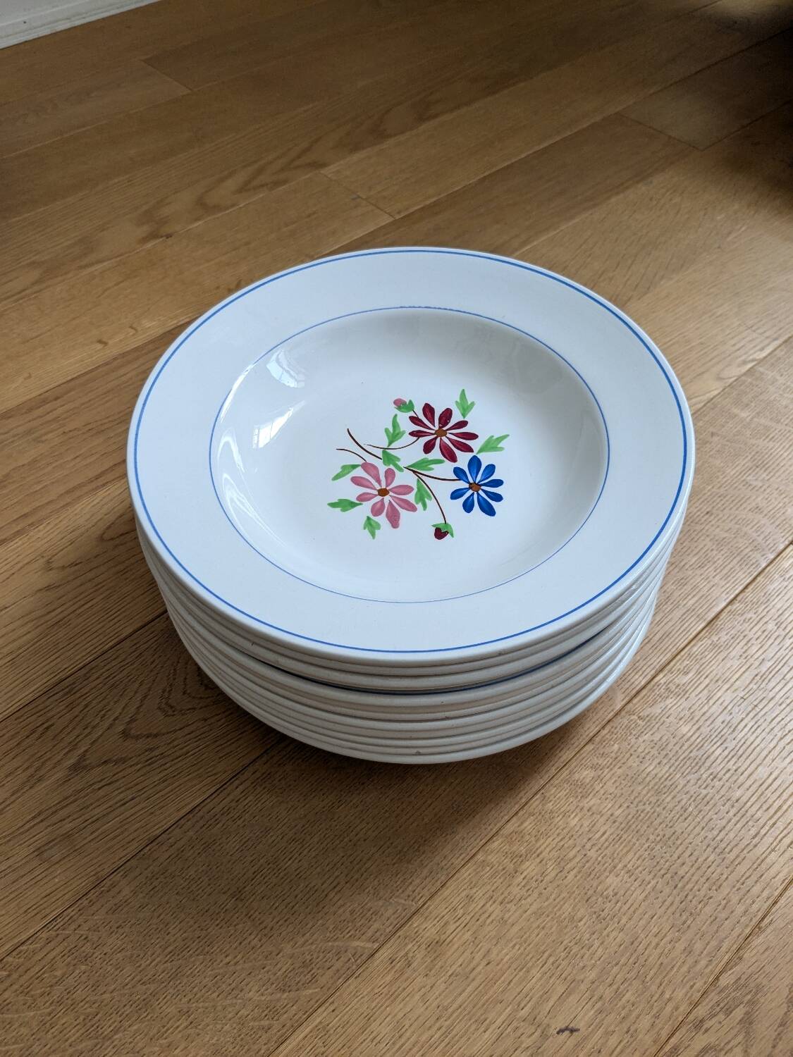 Set of 12 VF Paris soup plates