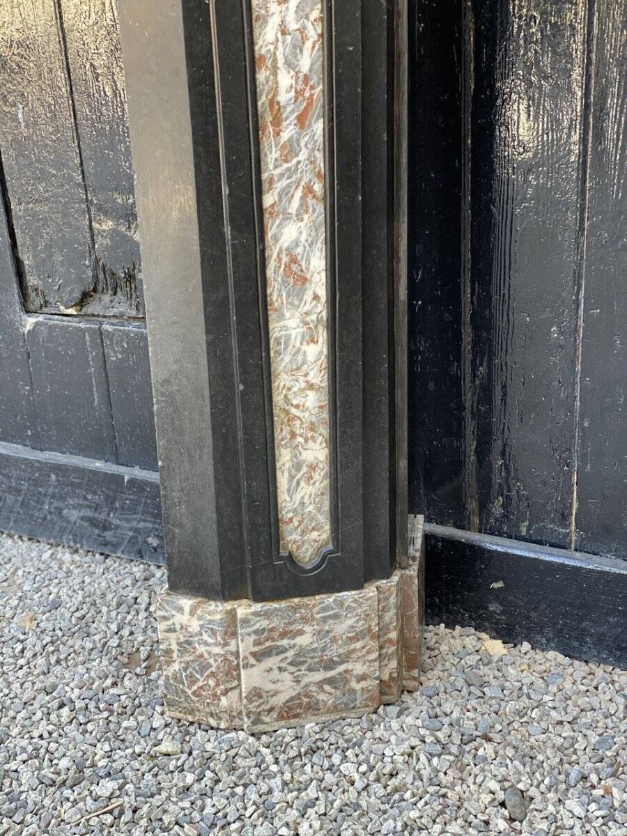 Cheminée en marbre noir de Belgique et gris des Ardennes, XVIIIème siècle