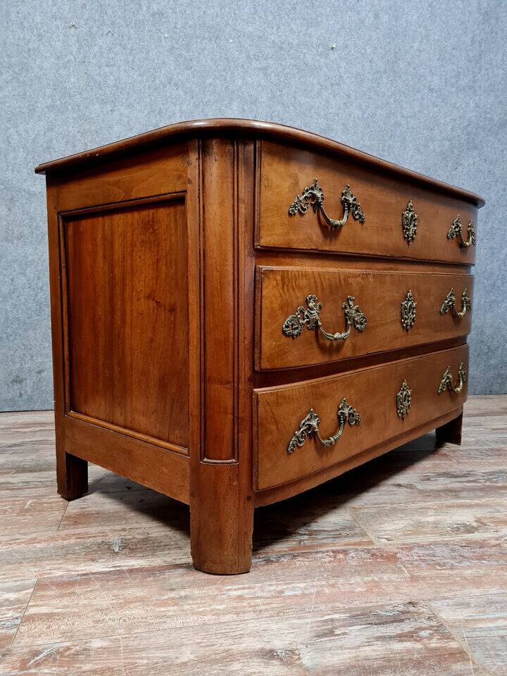 Louis XIV period arched chest of drawers in walnut circa 1720
