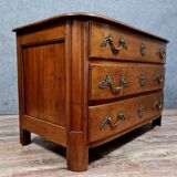 Commode cintrée époque Louis XIV en noyer circa 1720
