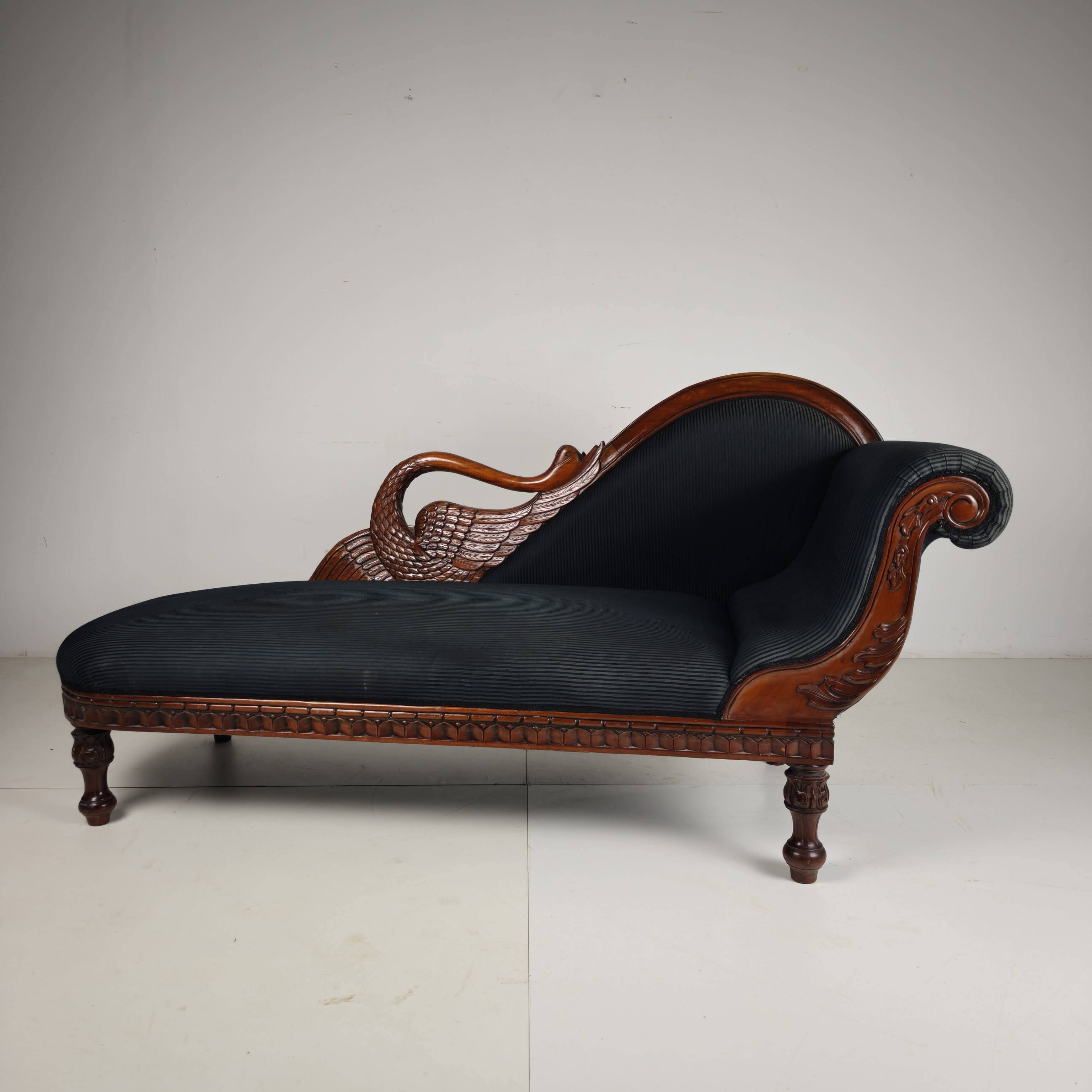 Carved Swan Chaise Longue, 20th Century