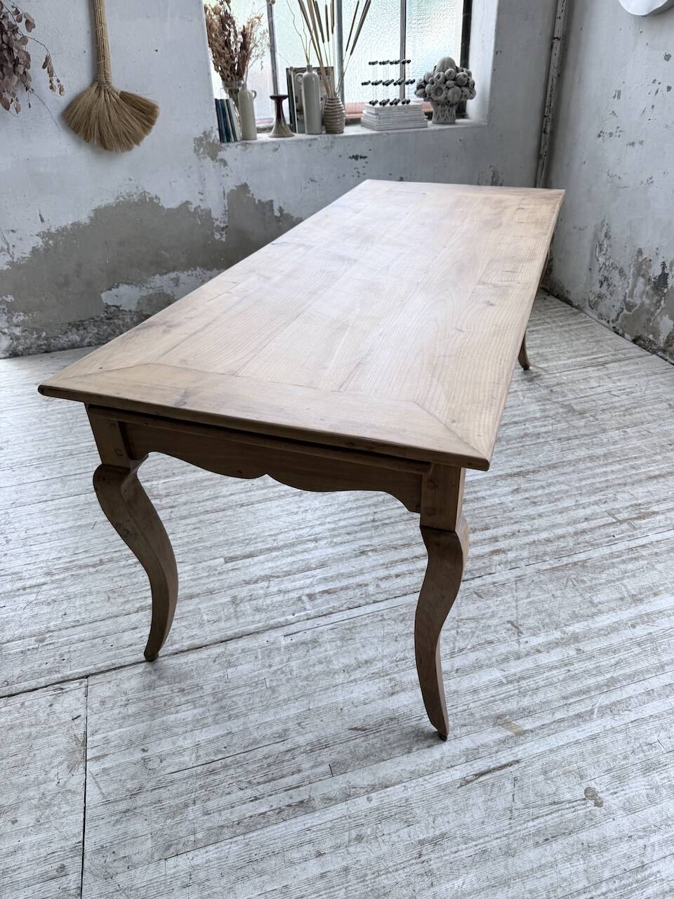 Farm table cherry wood with curved legs, 19th century.