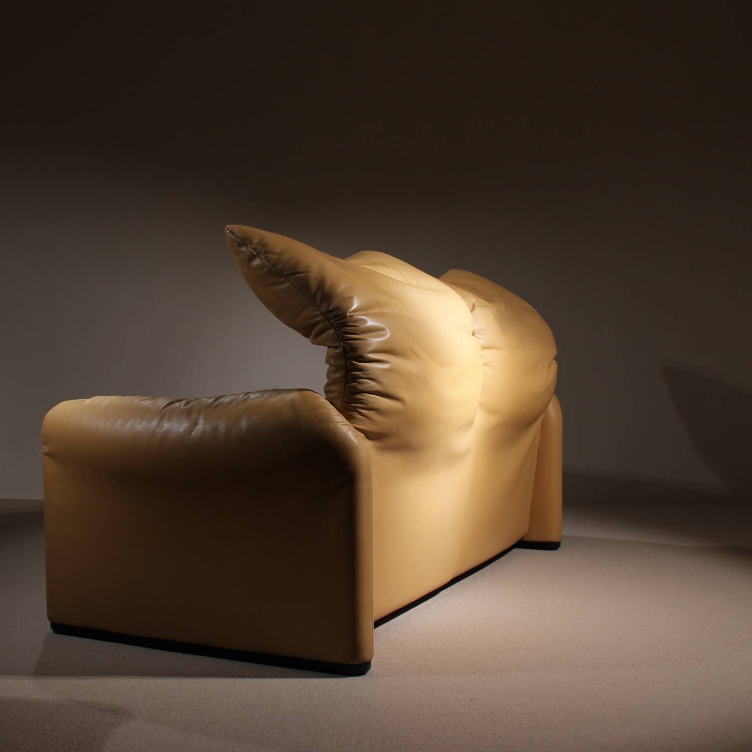 Leather Seating Group ‚Maralunga‘ by Vico Magistretti for Cassina