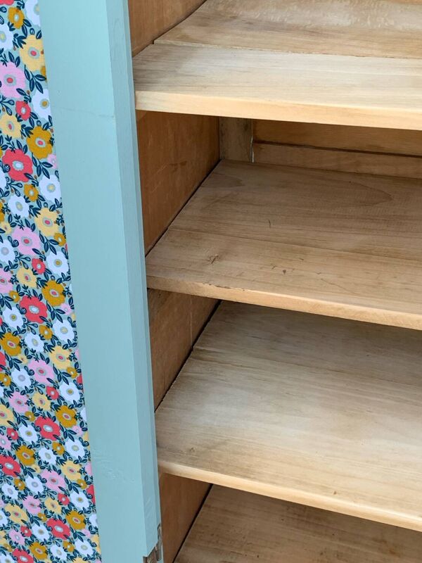 Armoire parisienne vintage bleu vert grisé