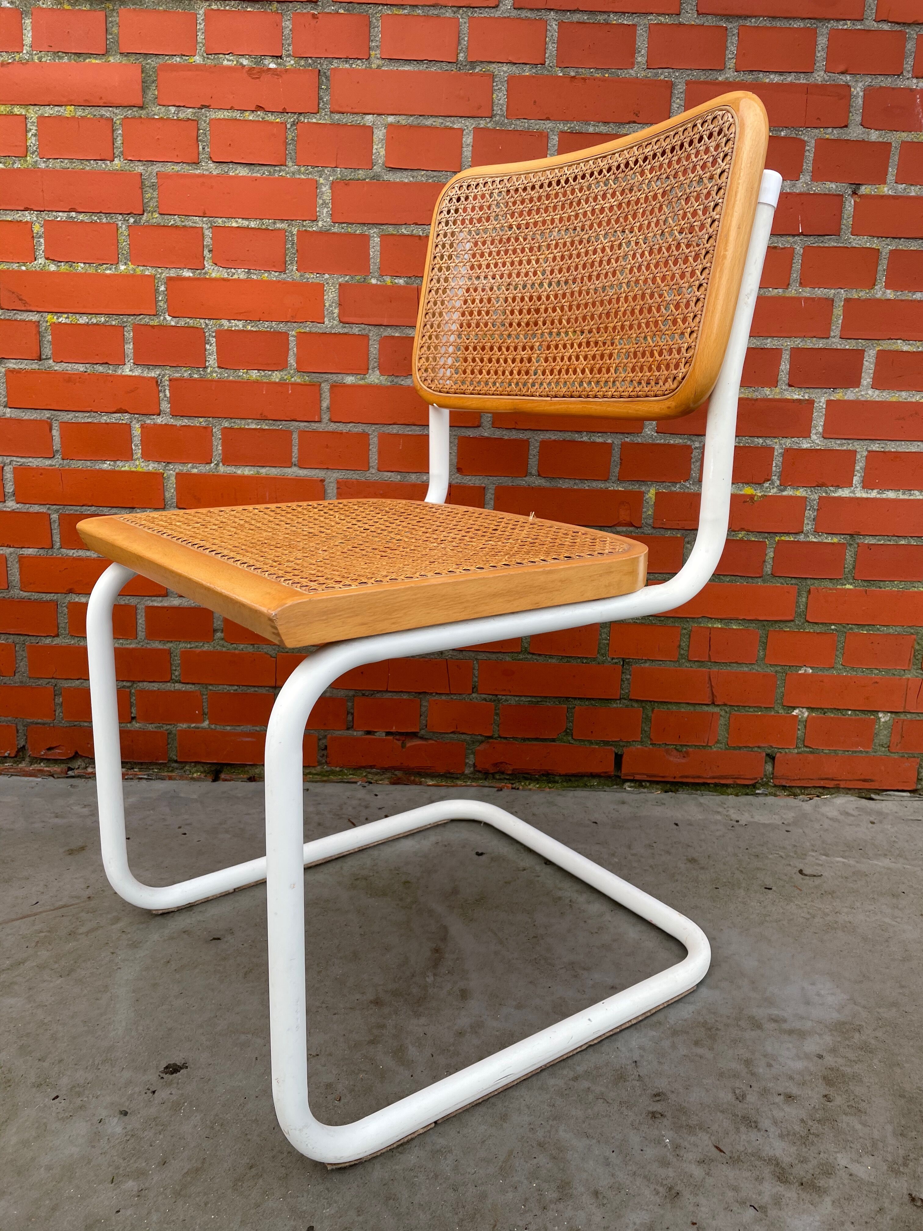 Ensemble de 4 chaises modèles Cesca de Marcel Breuer
