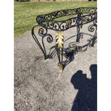 19th-century butcher's table made of wrought iron and twisted.