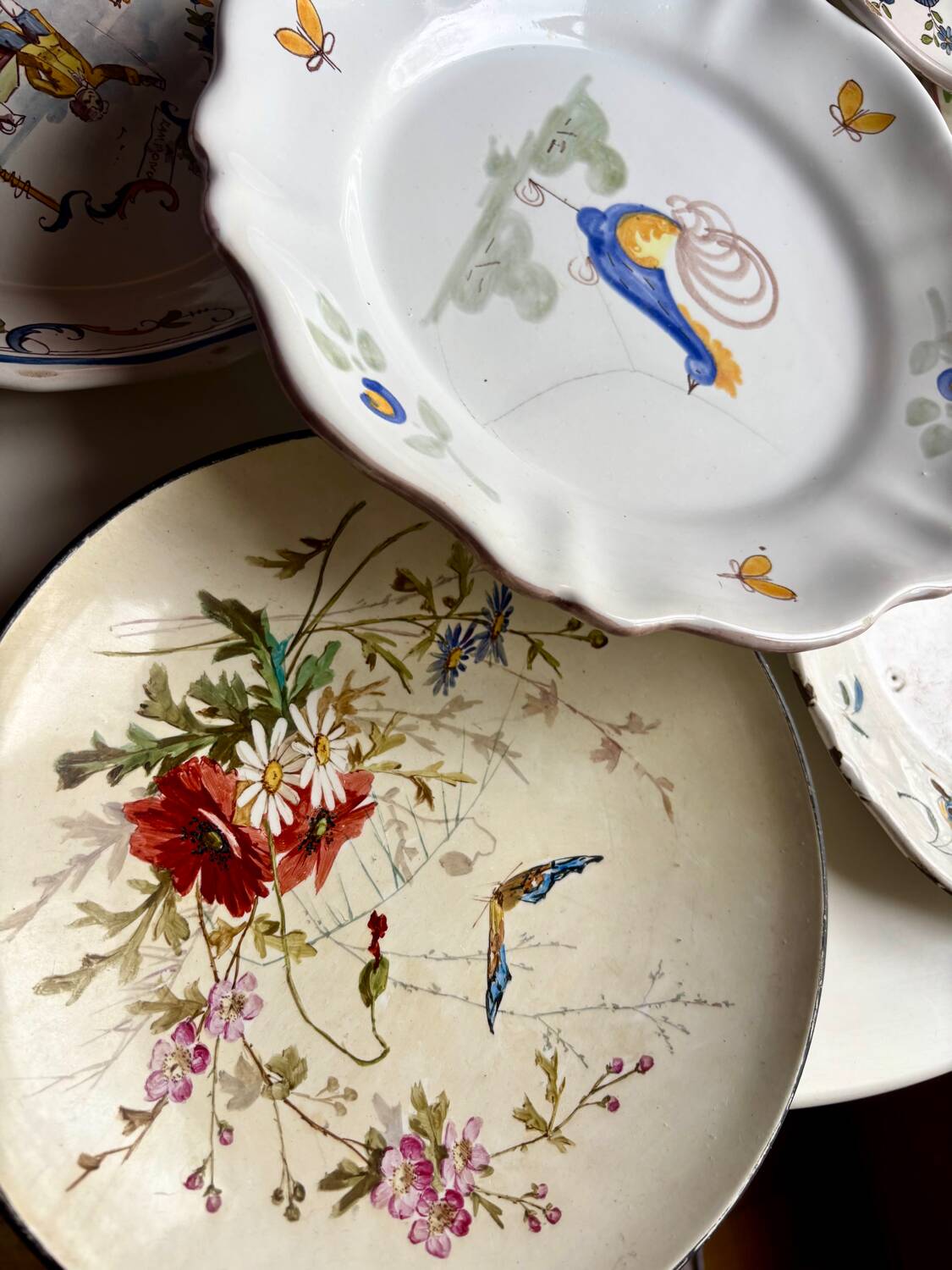 Set of 7 assorted plates