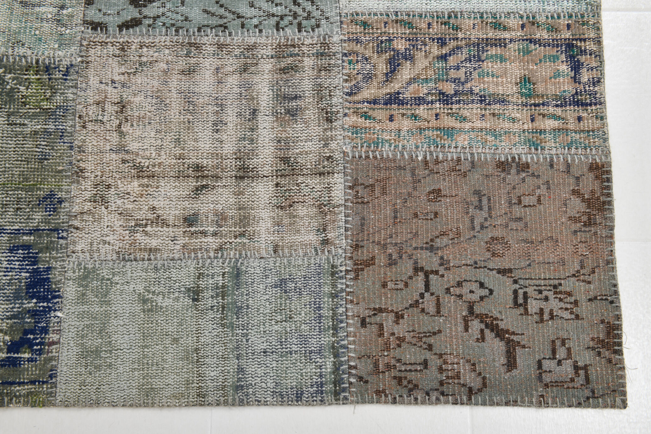 Neutral tones turkish rug 304x211cm