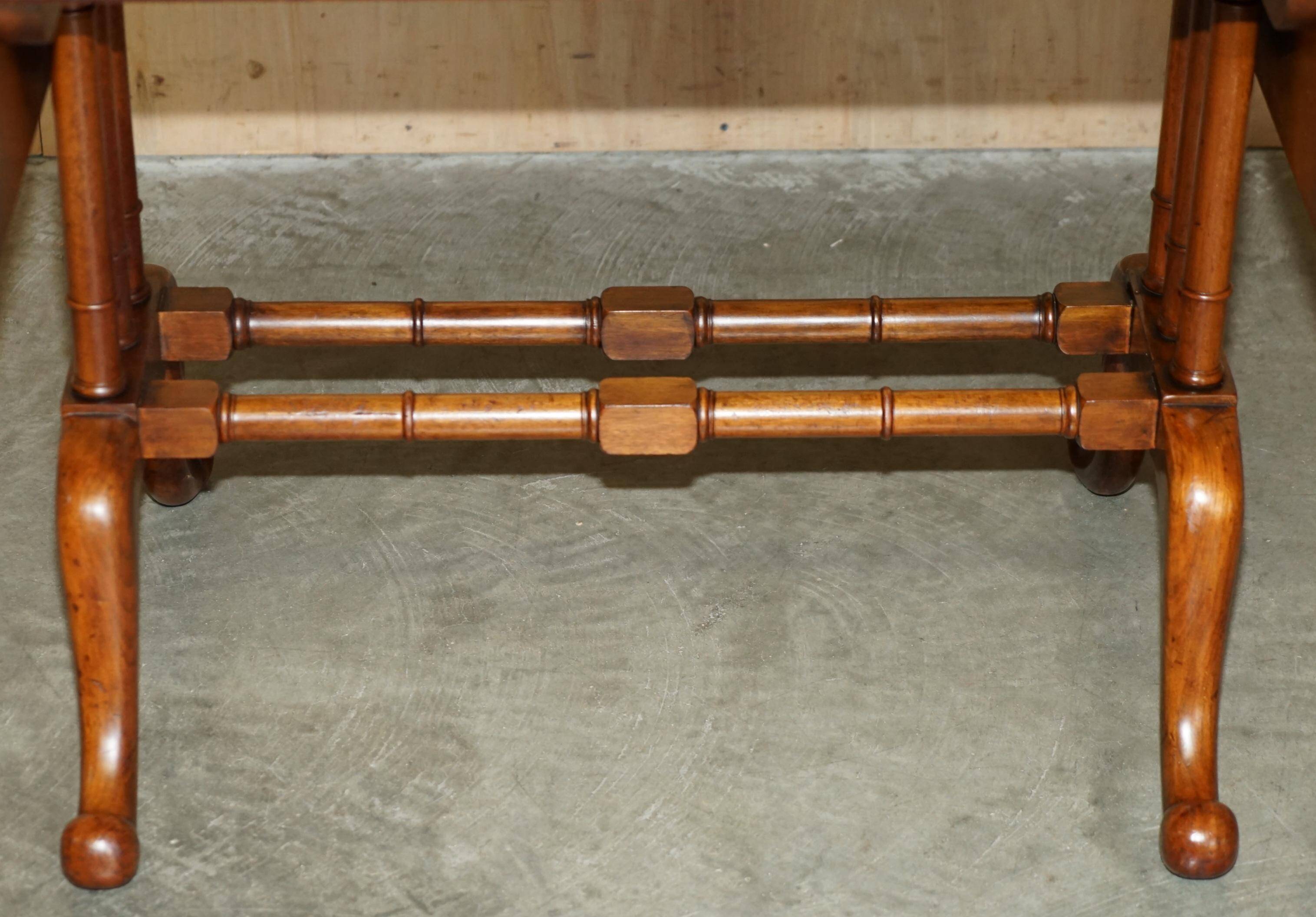 Antique extendable coffee table circa 1880 in solid walnut.