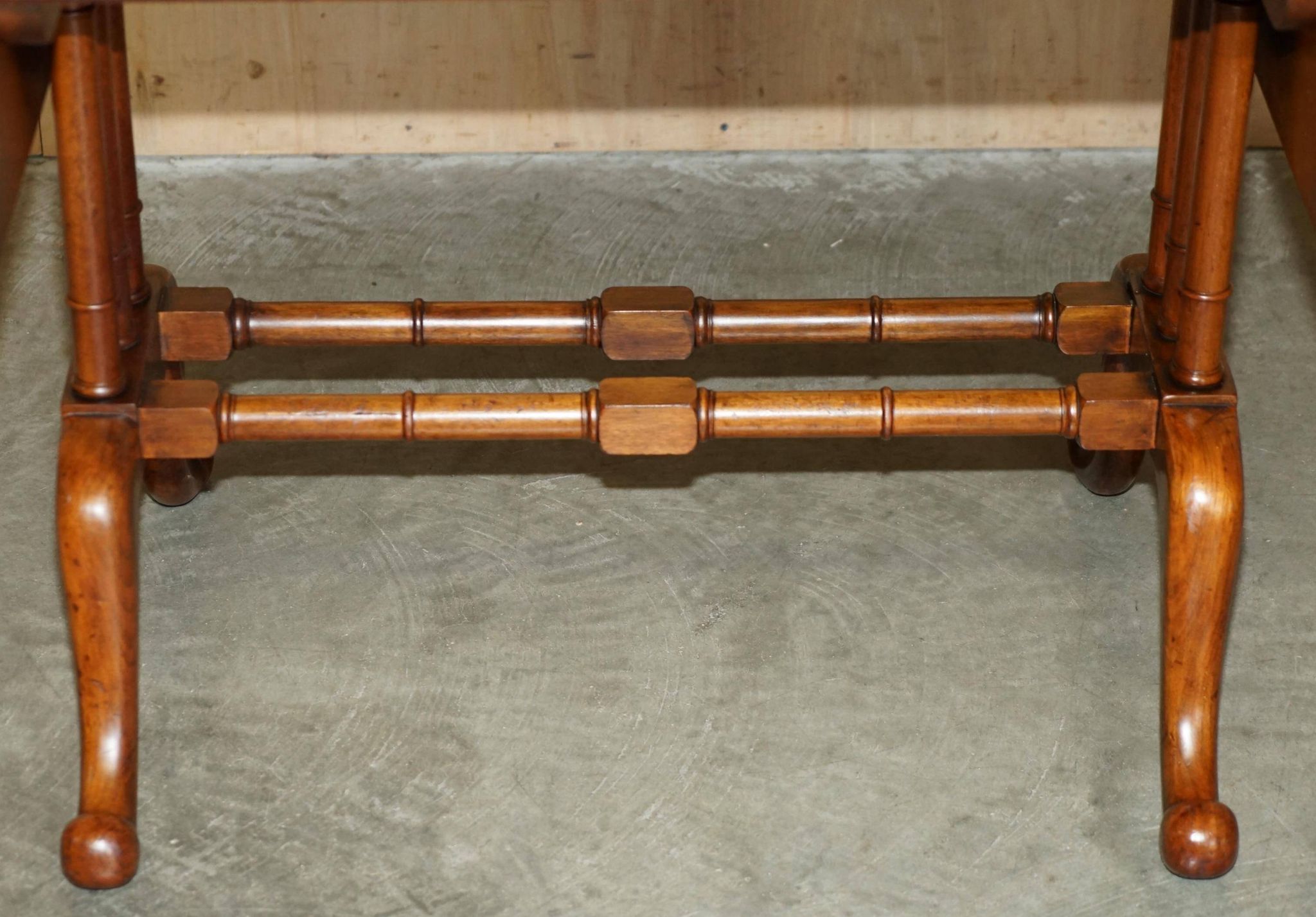 Antique extendable coffee table circa 1880 in solid walnut.