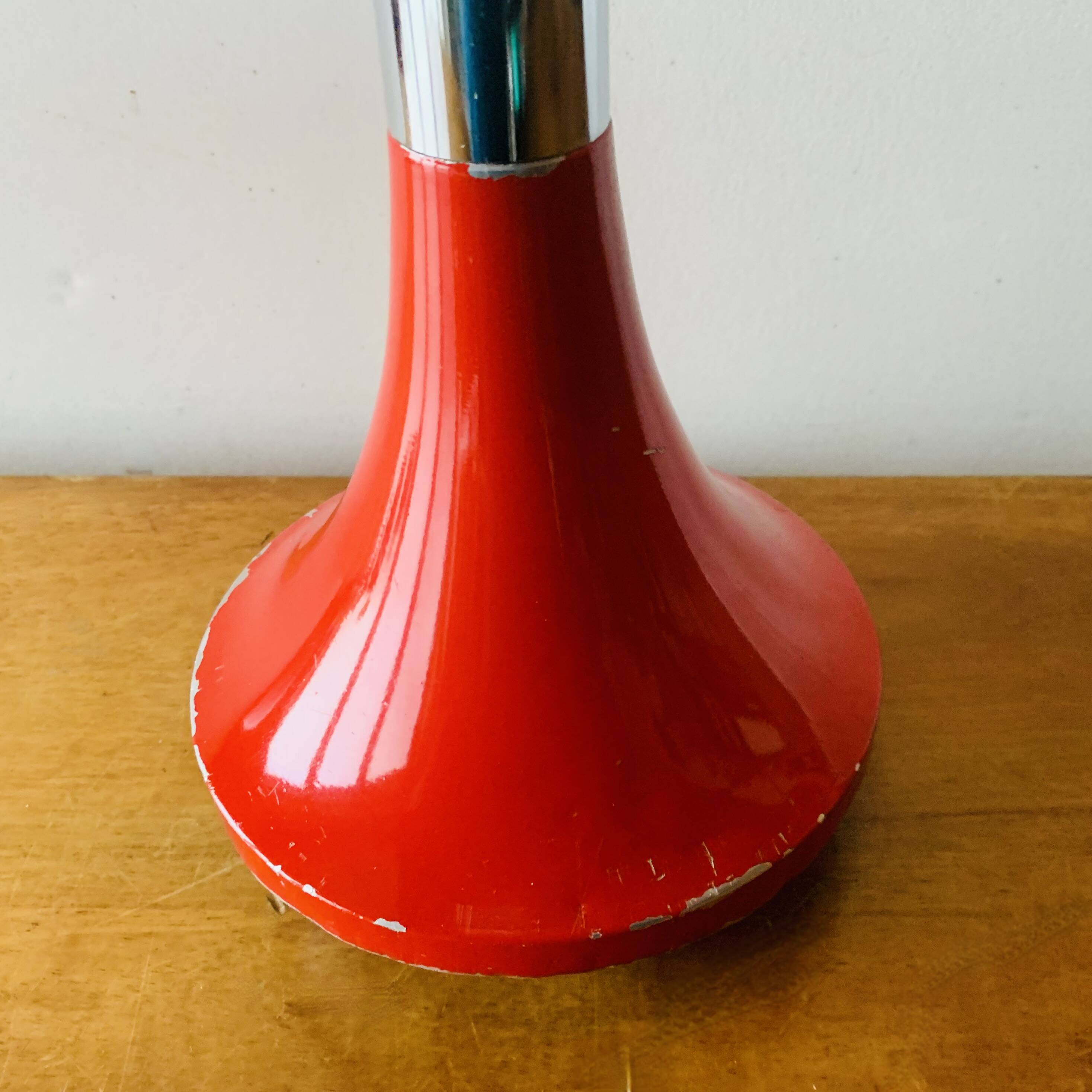 Vintage tulip ashtray on foot in red and chrome steel - Space Age Design