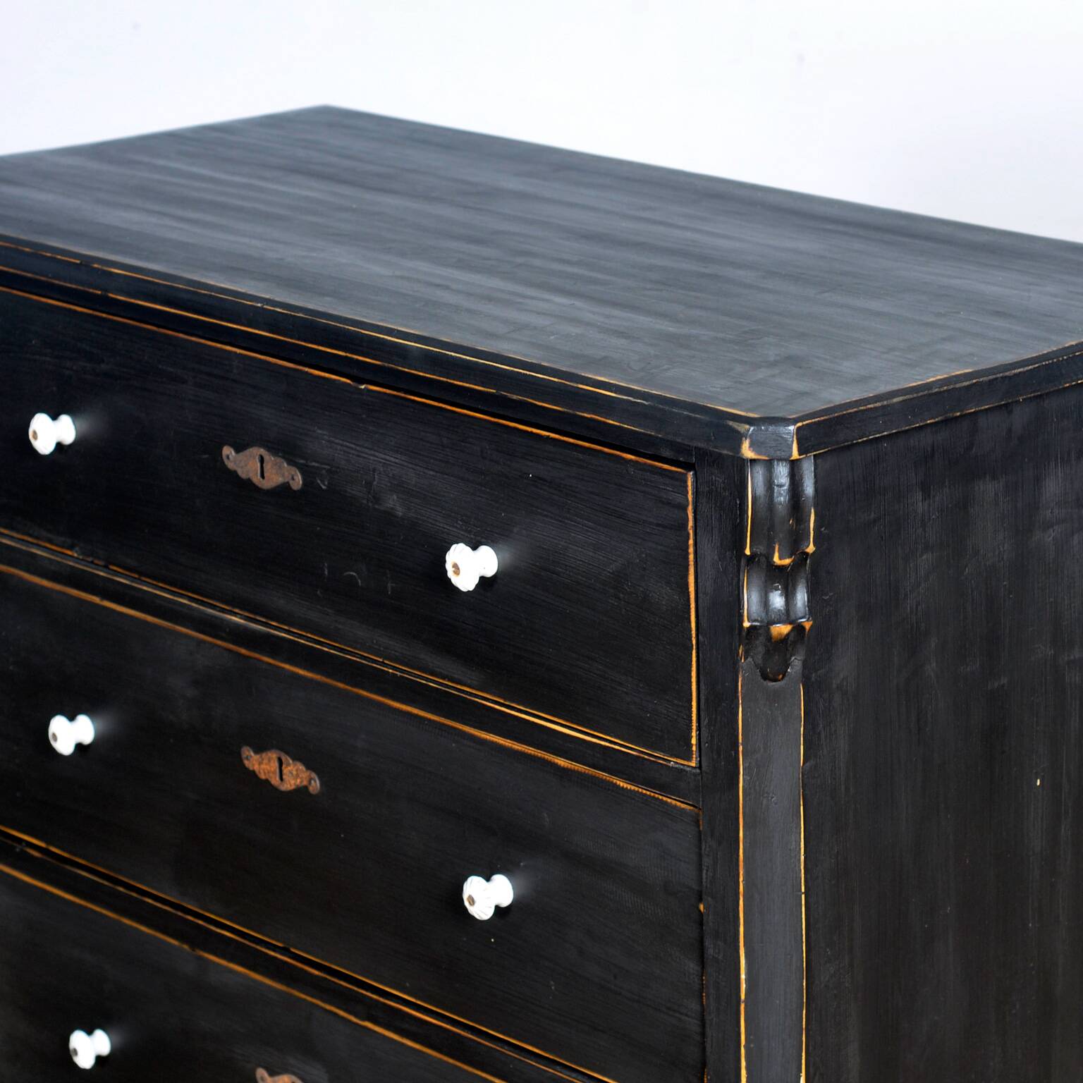 Oak and pine Chest of drawers, 1910s