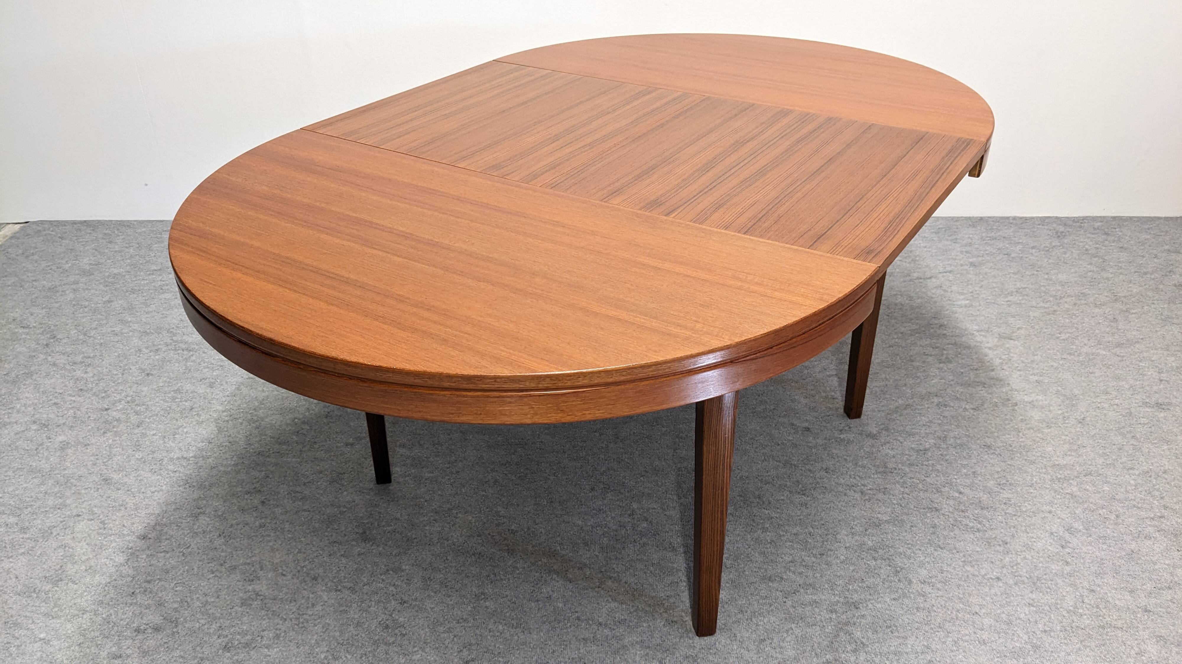 Table ronde extensible scandinave en teck années 60/70