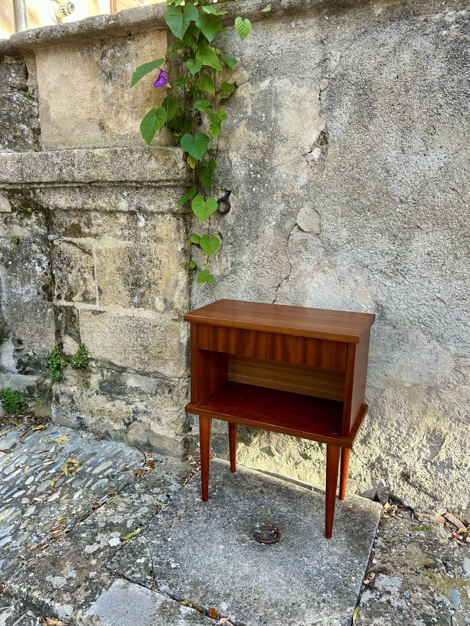 Table de chevet en mélaniné