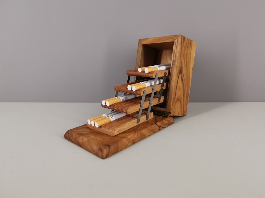 Boite à cigarettes à mécanisme en bois d'olivier 1960 | Selency