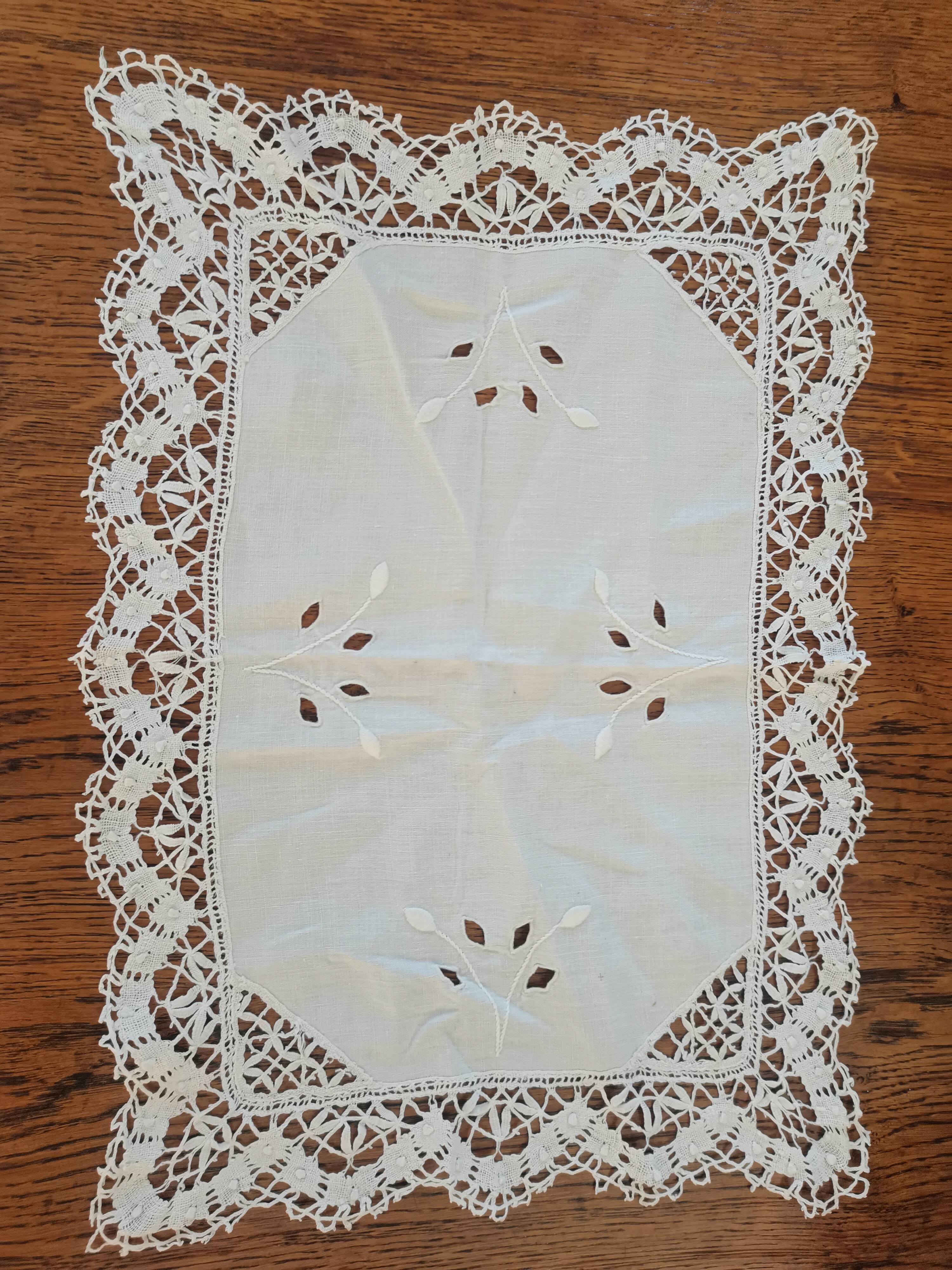 Lot 2 handmade old doilies