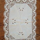 Lot 2 napperons anciens faits main