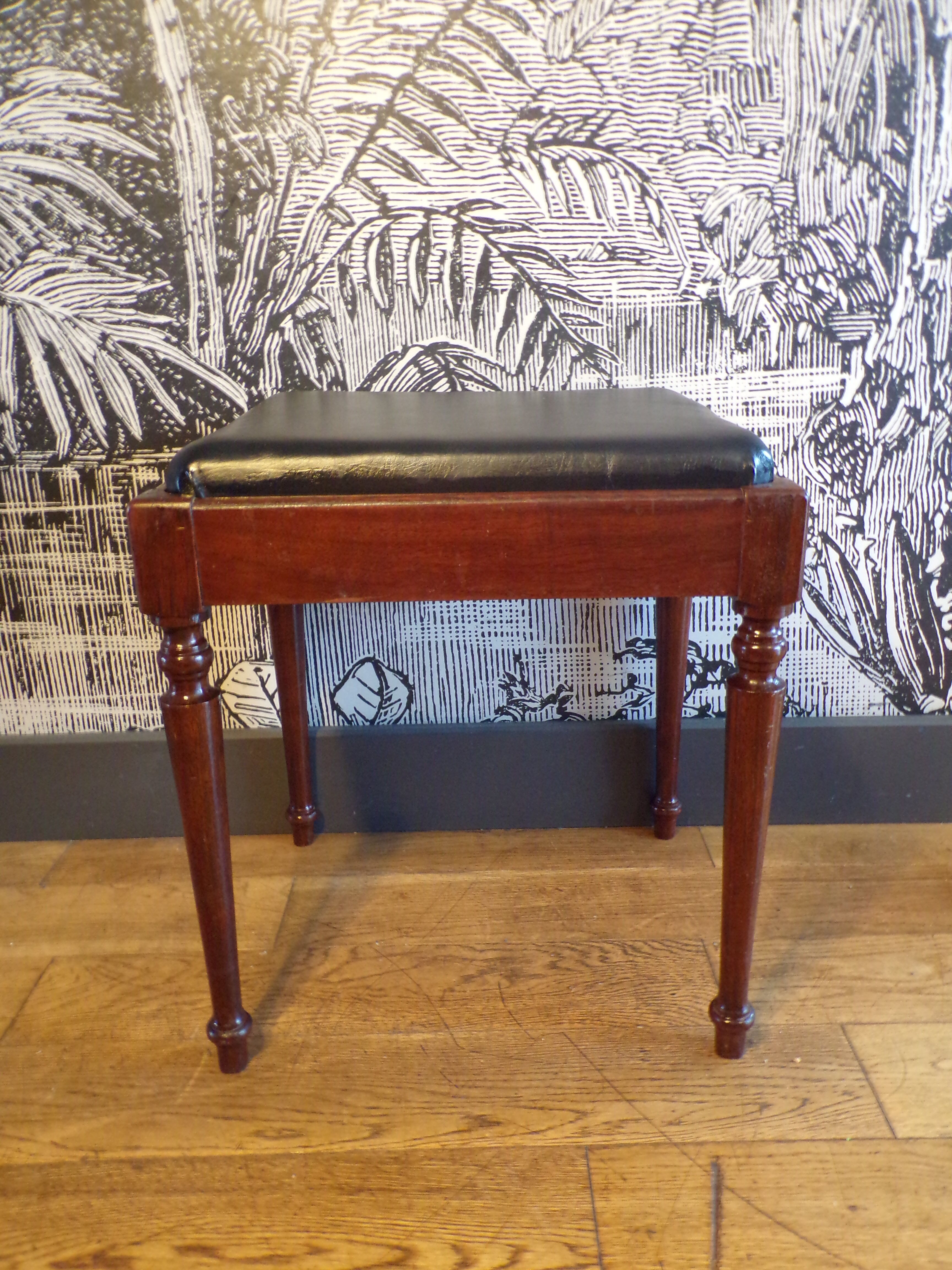 Seamstress stool 1950