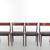 Suite de 4 chaises scandinaves en teck modèle 39