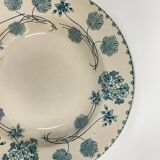 Deep plate in Sarreguemines earthenware, U&Cie, “Géranium” model, 1900
