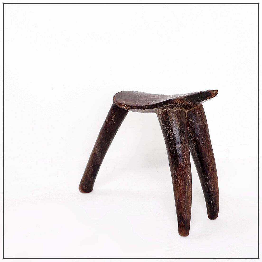 Tabouret tripode en bois du Burkina Faso