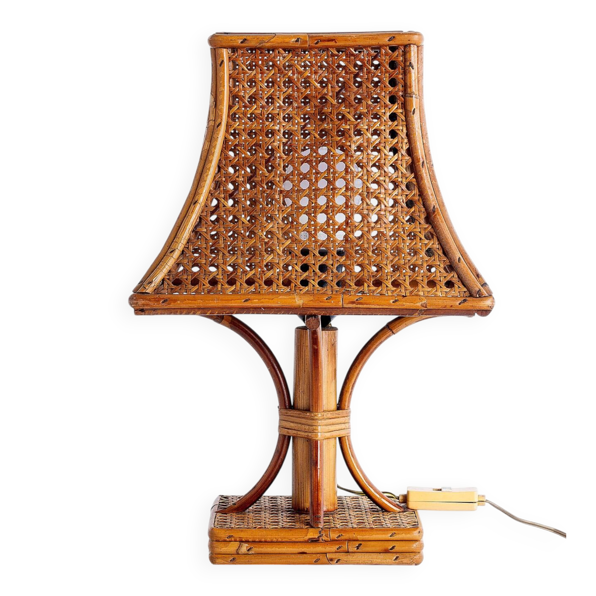 Pagoda lamp