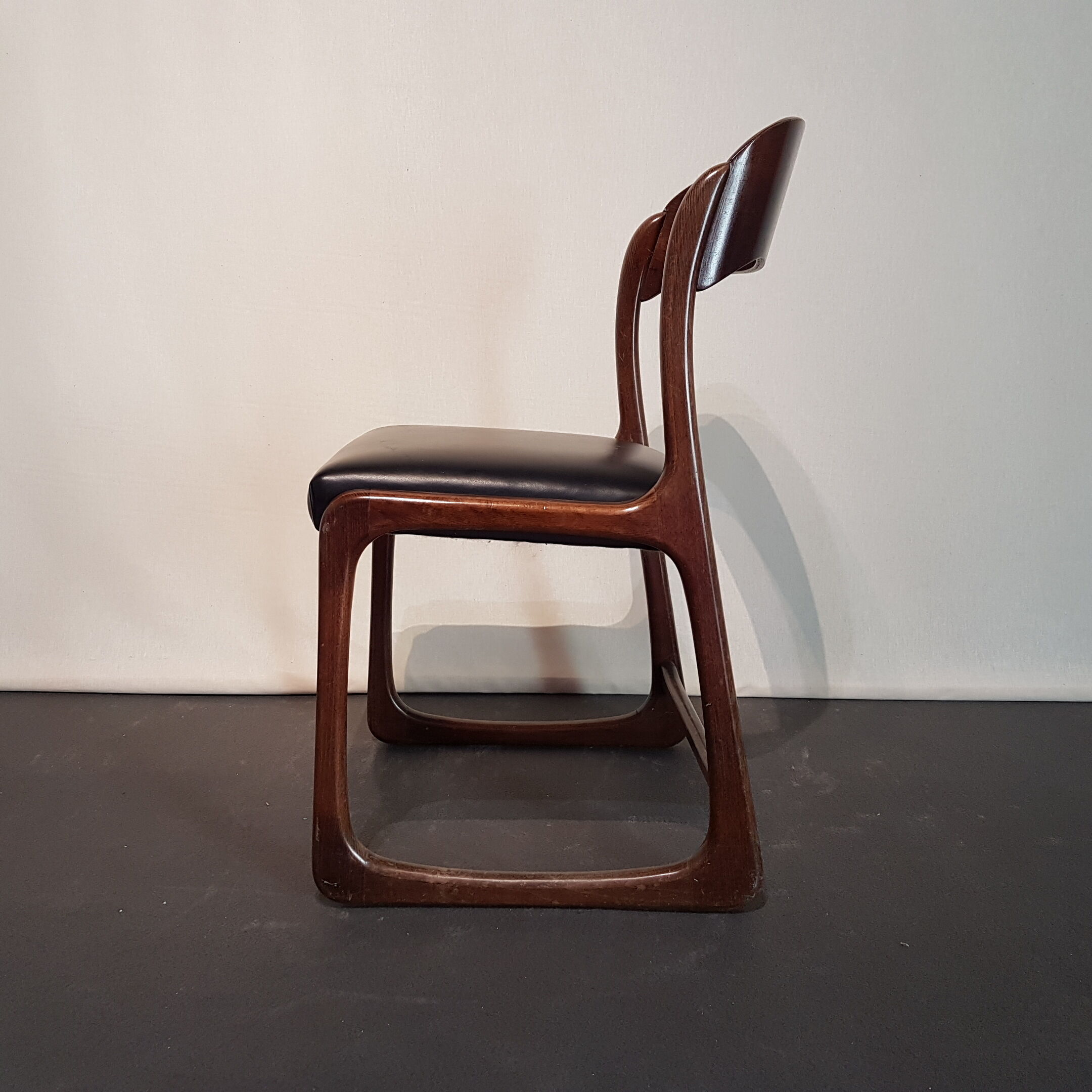 4 chairs sled baumann