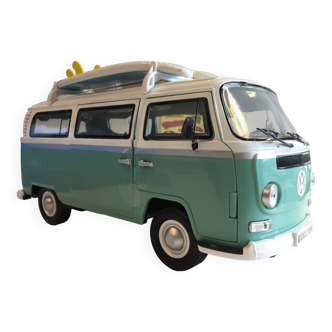 Collector Combi VolksWagen Surfer Van Bus Camping-Car Type 2 Échelle 1:14 VW