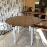 Revamped round butterfly table