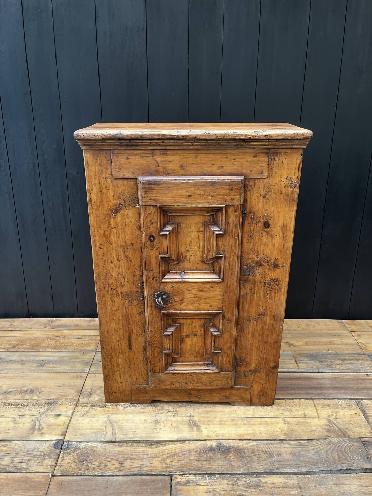 Cabinet from an ancient château – 17th century