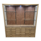 Ancienne vitrine de commerce