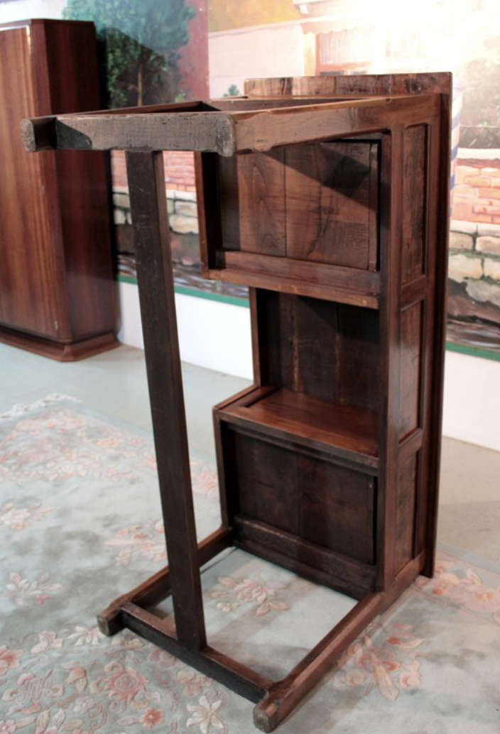 Desk in chestnut XIX