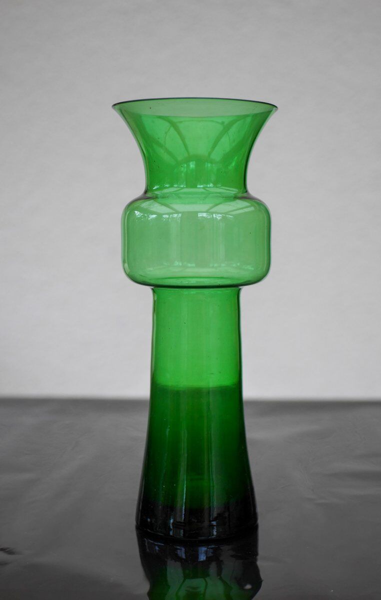 Large green Tang-Li vase by Morales Schildt for Kosta