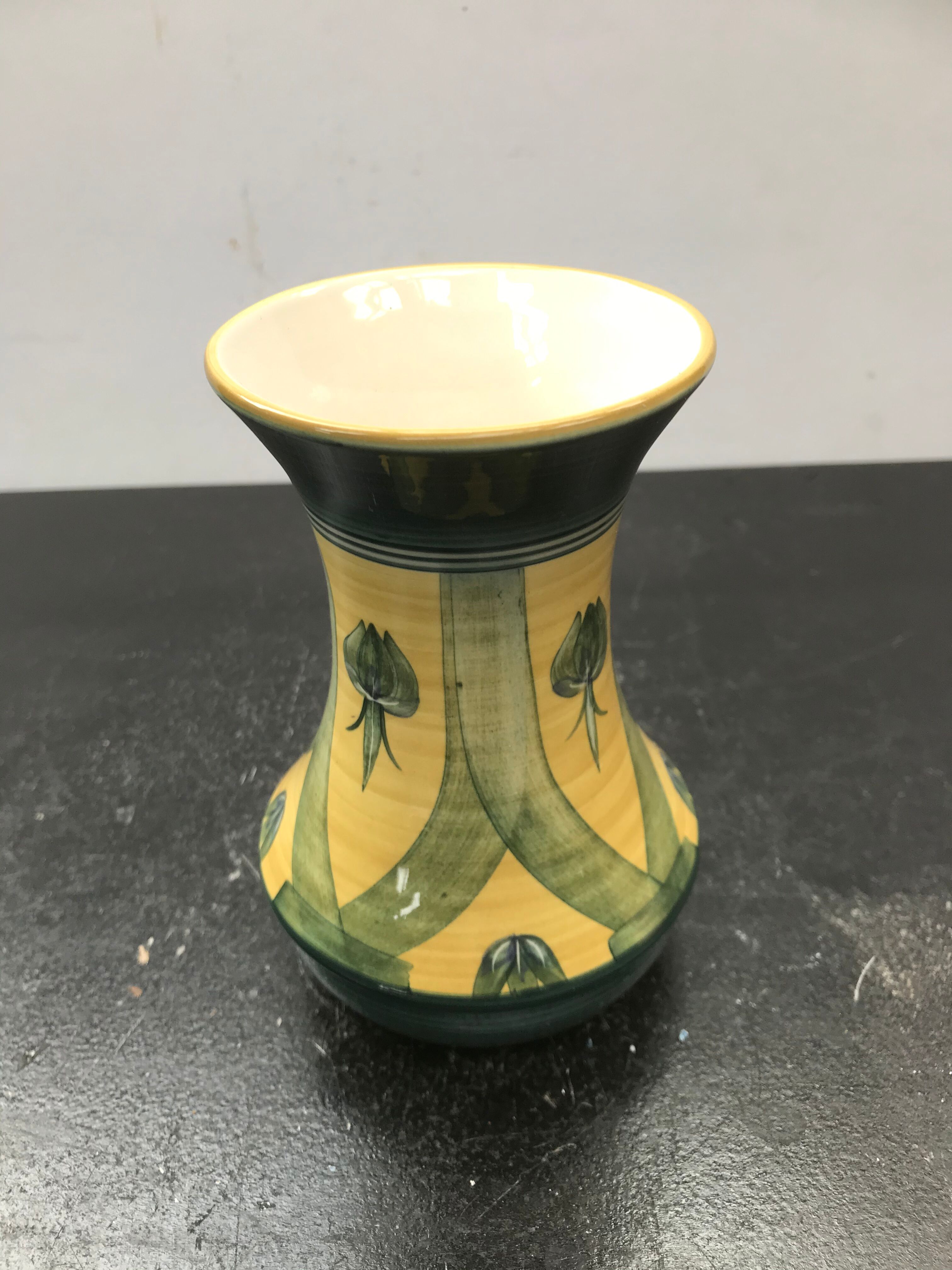 Jersey vase ceramics green & yellow decor vintage flowers