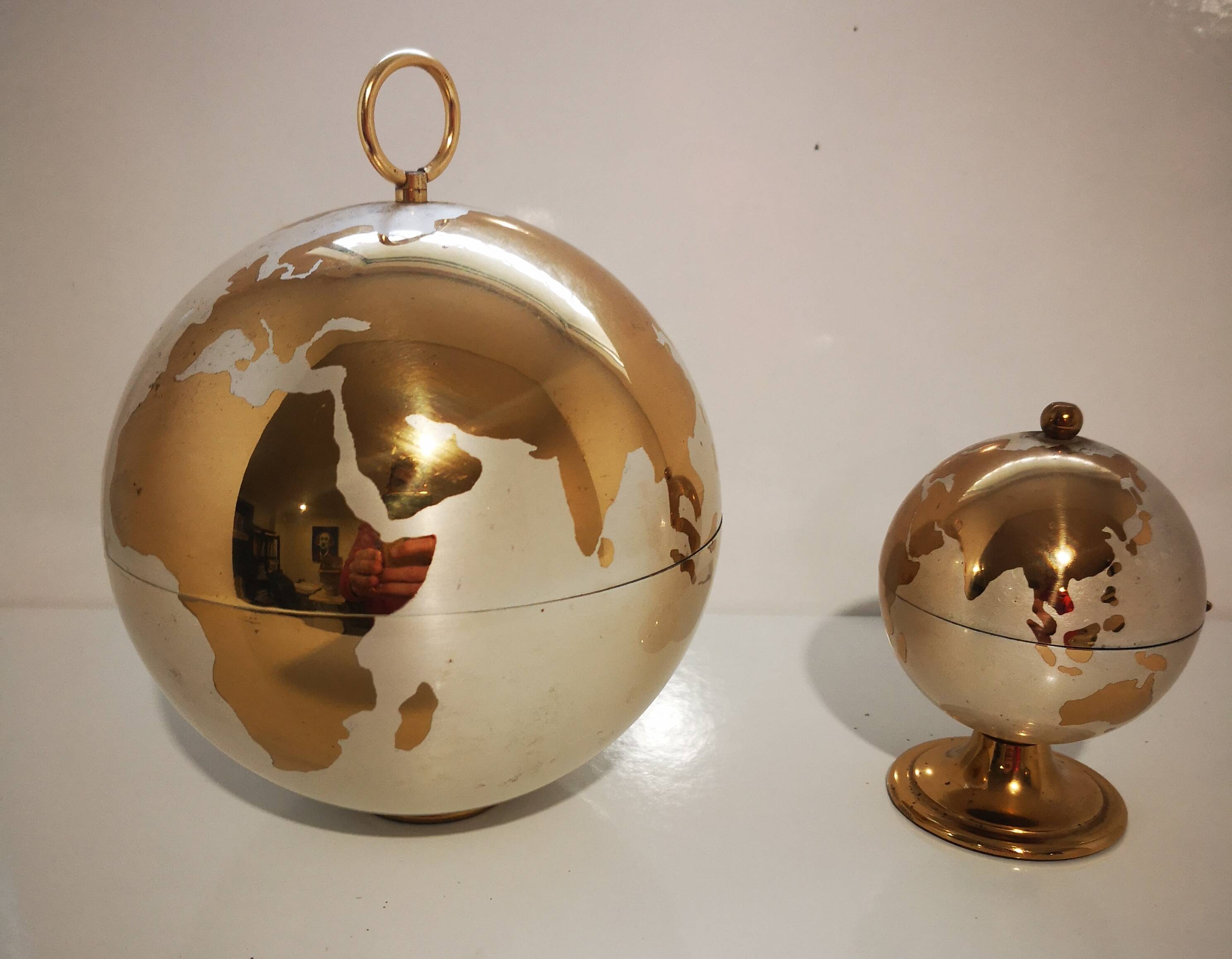 Vintage cigarette dispenser and table lighter