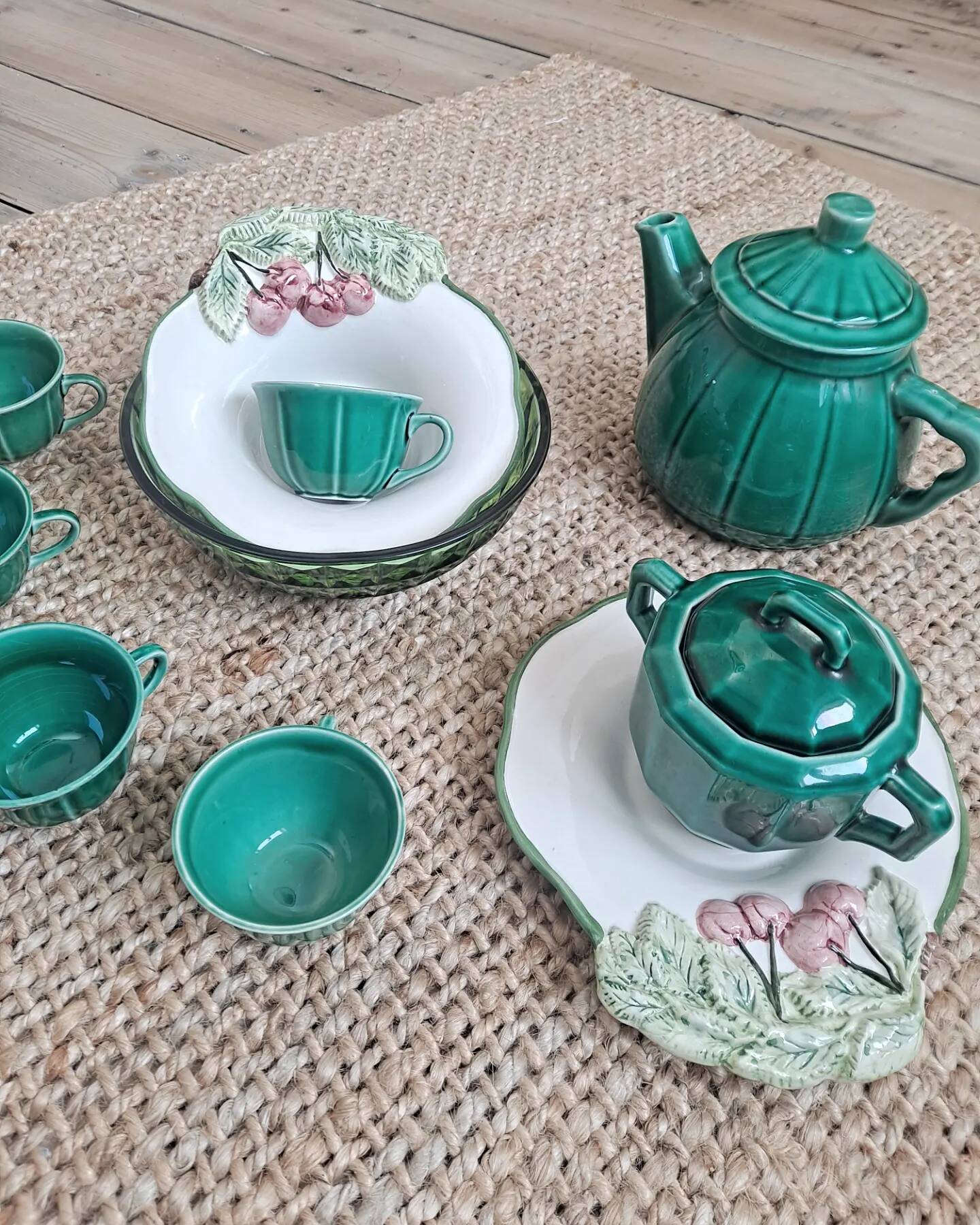 70s emerald green tea set