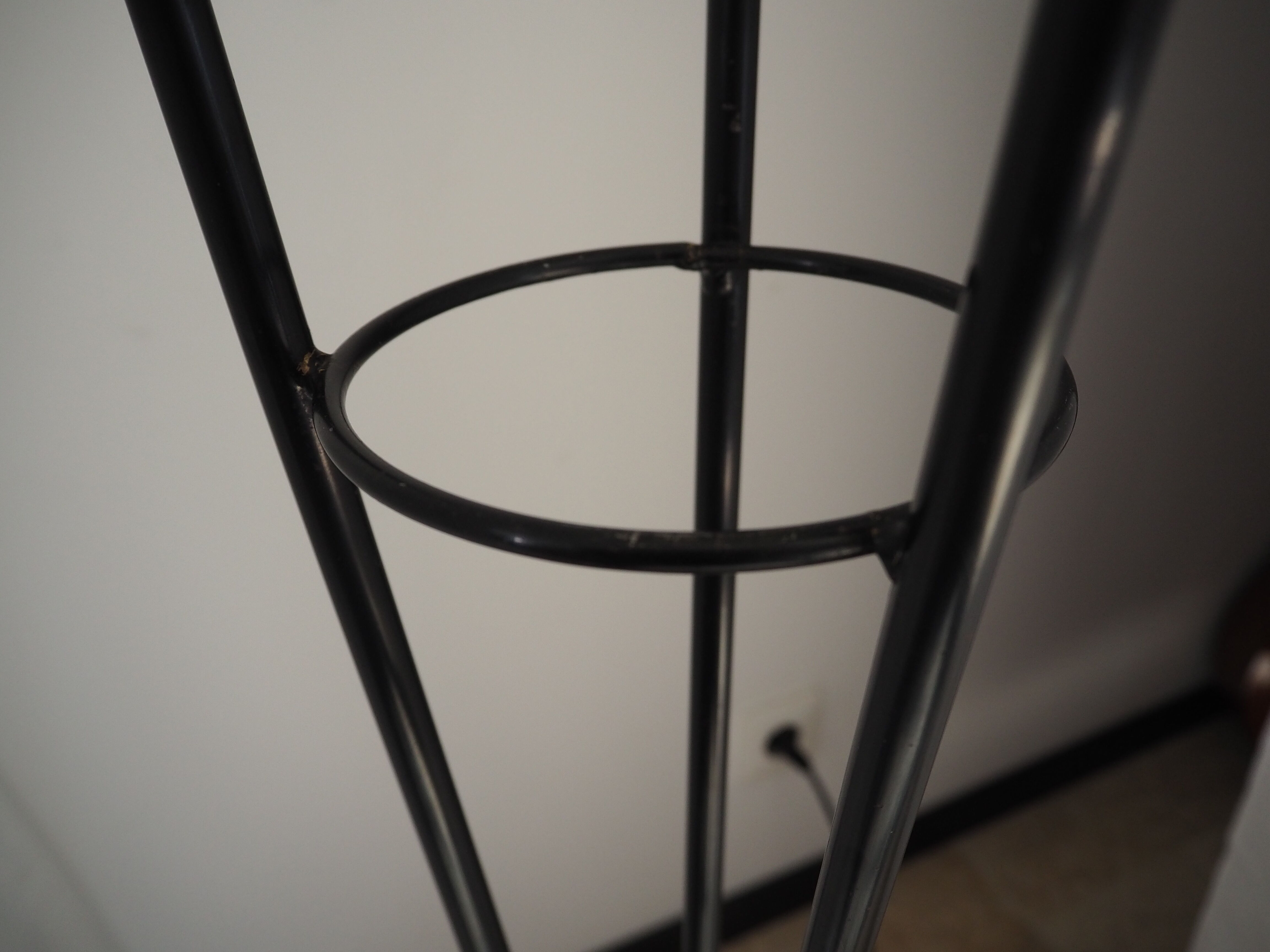 Metal tripod lamp of the 1950s