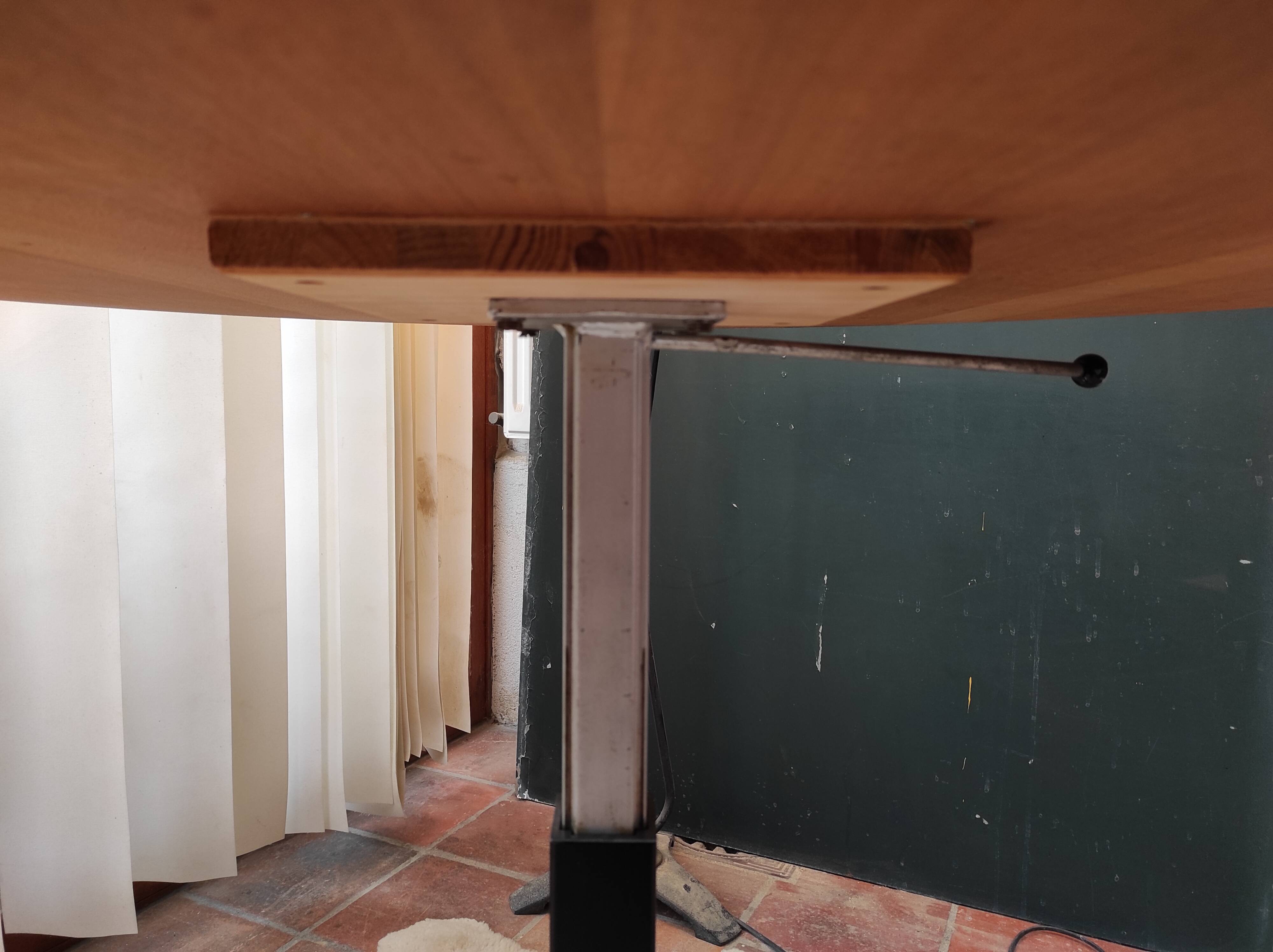 Table up and down 70s