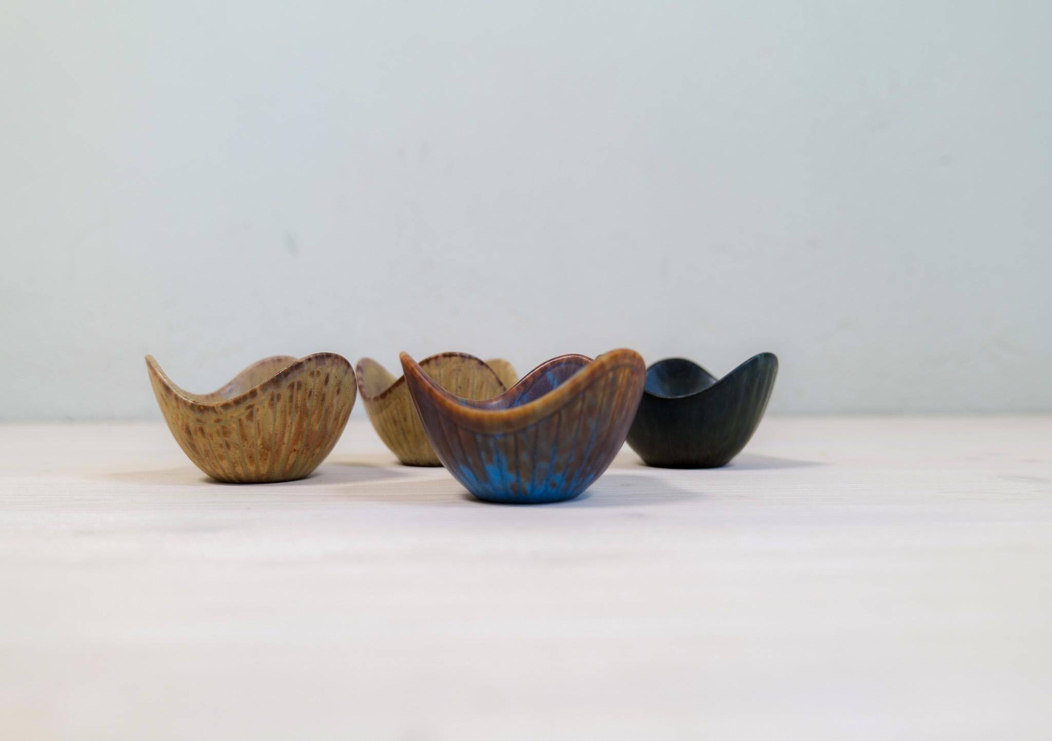 Mid-Century Modern Set of 5 Bowls Rörstrand Gunnar Nylund, Sweden, 1950s