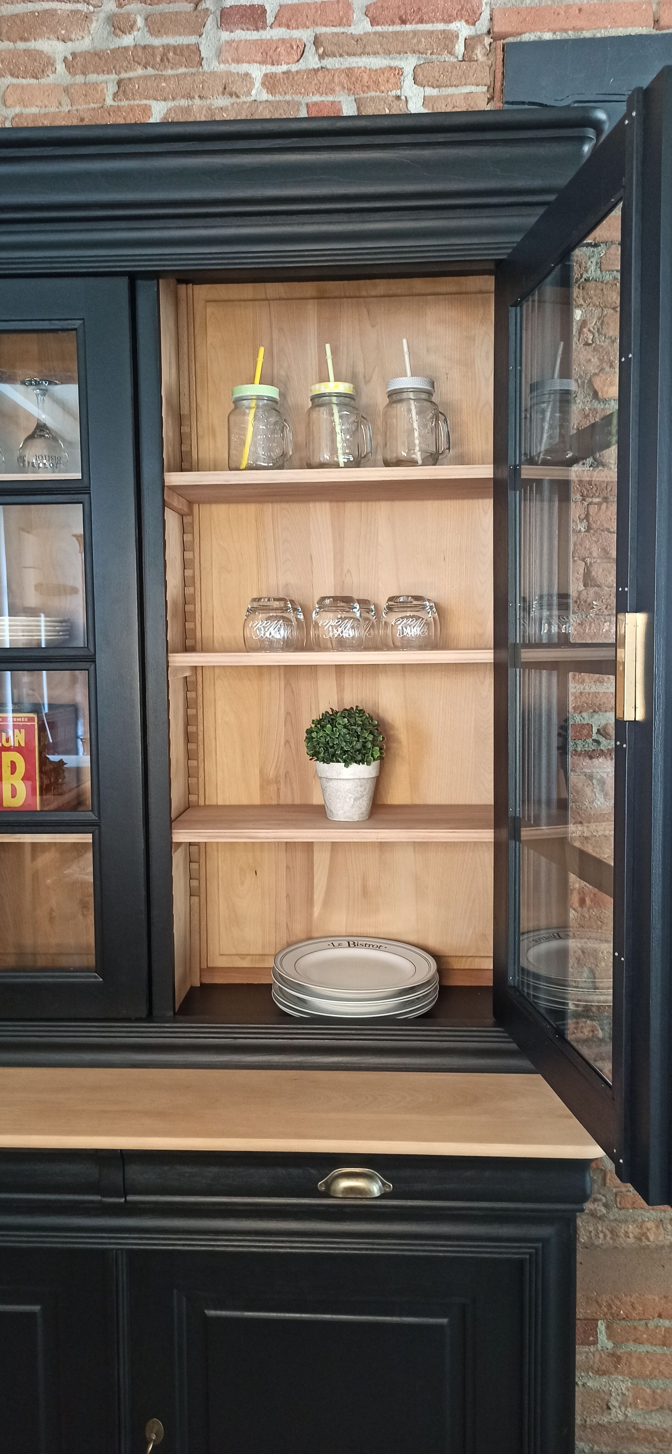 Black and wood bookcase