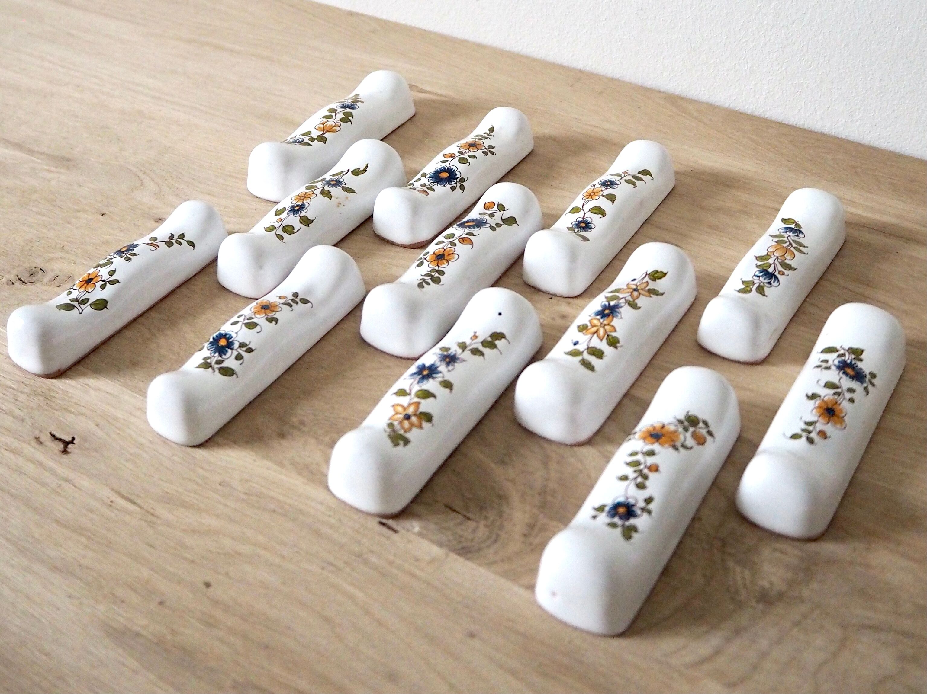 Set of 12 knife holders style Moustiers