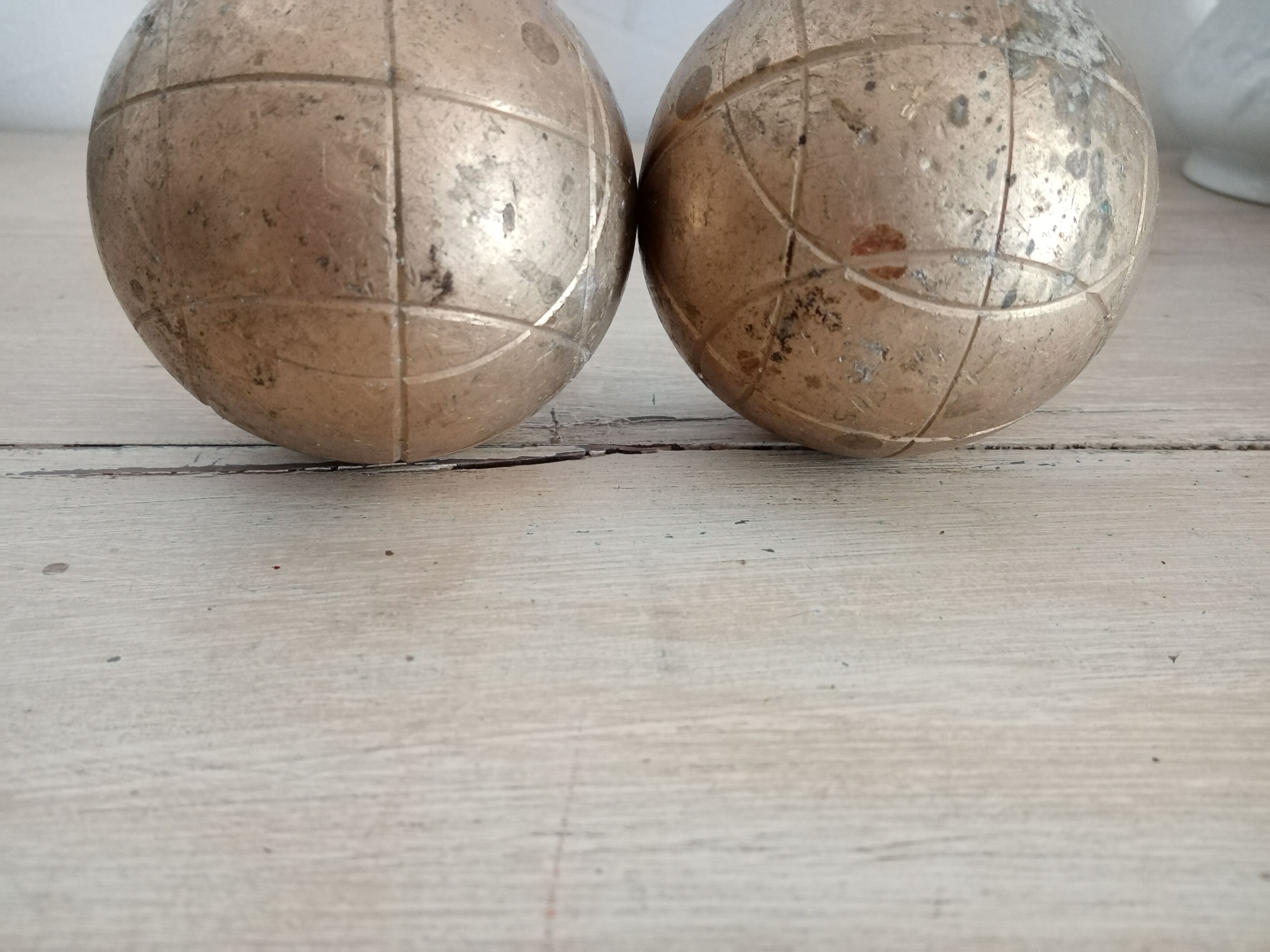 Petanque balls